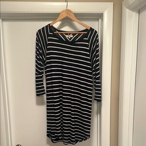 Madewell Black and Cream Striped Long Sleeve V-Neck Dress